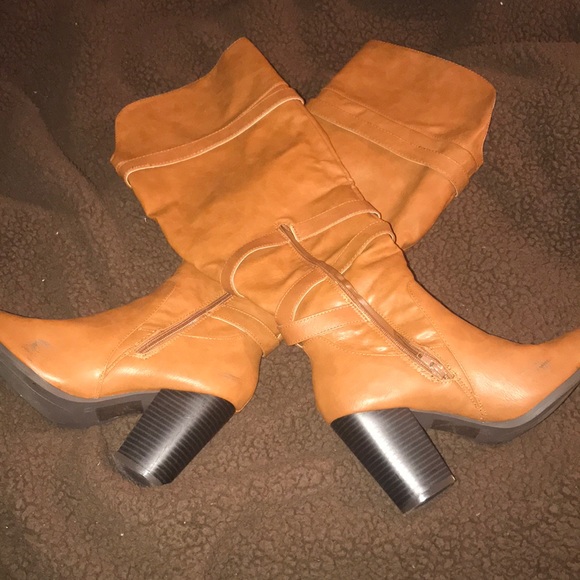 ShoeDazzle Shoes - Buckle 👢boots